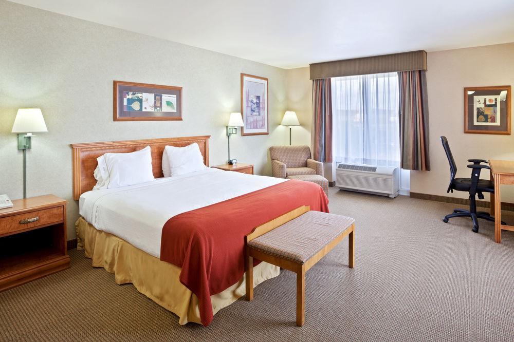Holiday Inn Express Hotel & Suites Idaho Falls By Ihg Rum bild