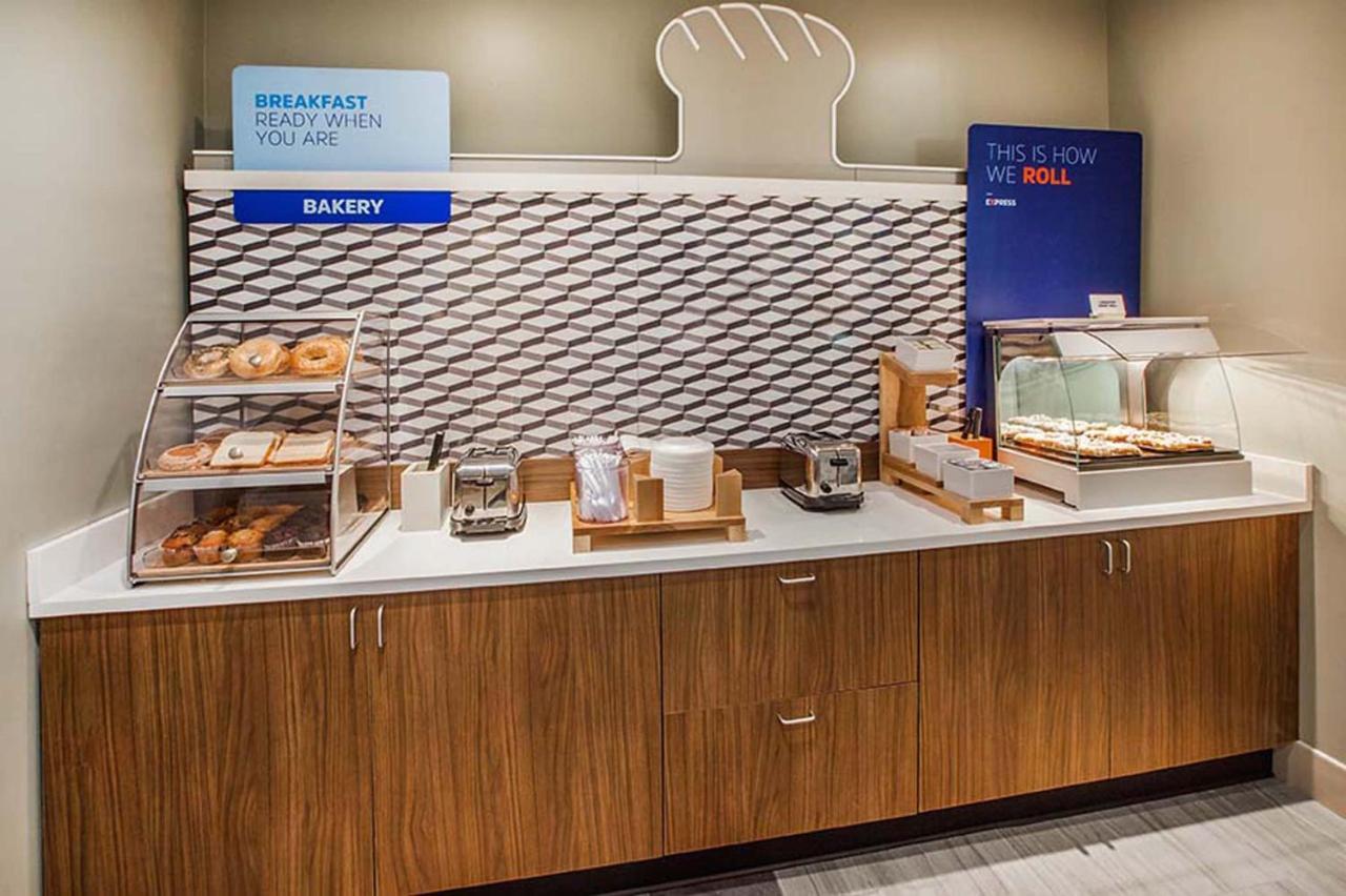 Holiday Inn Express Hotel & Suites Idaho Falls By Ihg Exteriör bild
